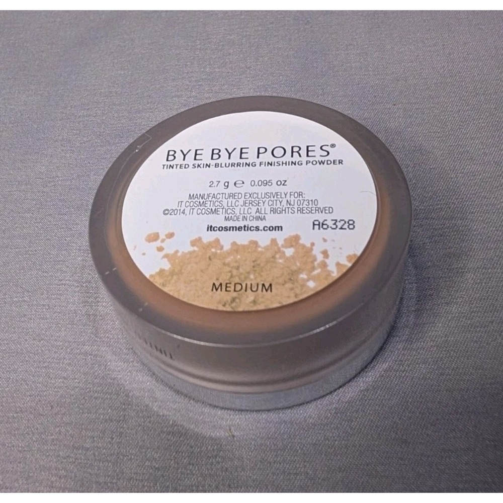 IT Cosmetics Bye Bye Pores Finishing Powder Medium Tinted Sealed 2.7g - Picture 4 of 5
